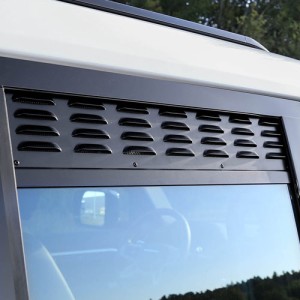 New Defender 110 ventilatie panelen